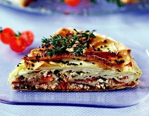 Lor Peynirli Pastırmalı Börek