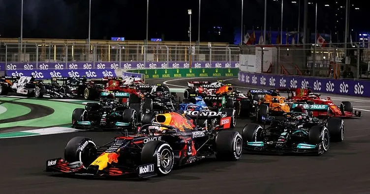 Formula 1’de unutulmaz yarış! Suudi Arabistan GP’yi Lewis Hamilton kazandı...
