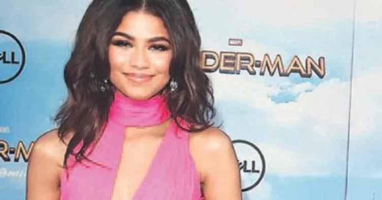 Cesur dekolteler kırmızı halıyı ele geçirdi