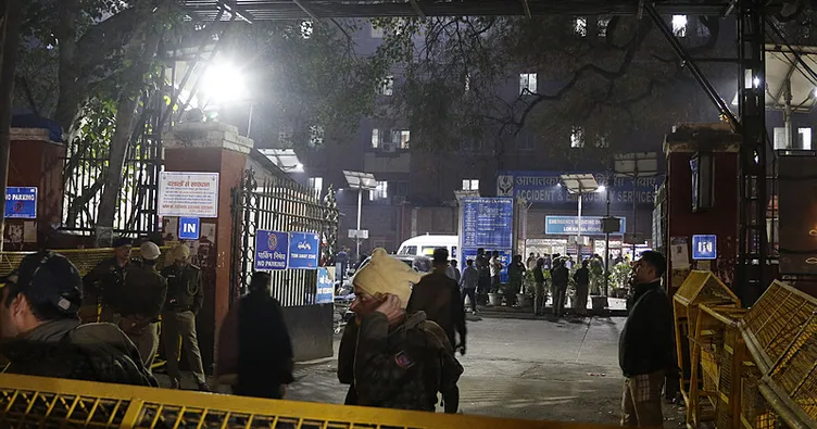 Hindistan’da yine bir izdiham faciası: Tren istasyonunda 18 ölü