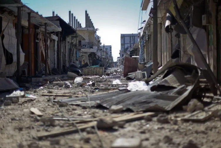 AA harabeye dönen Kobani’yi görüntüledi