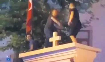 Kilise kapısında müzikli skandal