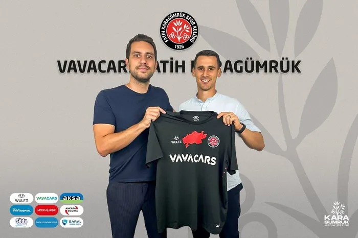 fatih-karagumruk-hellas-veronadan-italyan-futbolcular-ceccherini-ve-lasagnayi-transfer-etti-1692103490469.jpeg