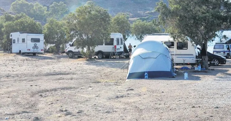 Tatilciler çareyi karavanda buldu