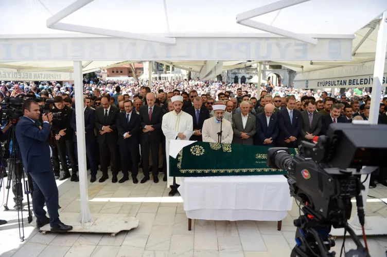 Şule Yüksel Şenler son yolculuğuna uğurlandı