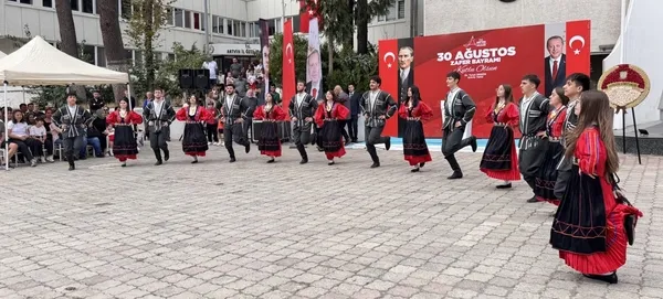 artvin-ve-gumushanede-30-agustos-coskusu-1788091564828.jpg
