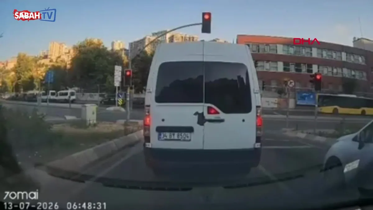 Eyüpsultan’da kırmızı ışık ihlali, feci kazaya sebep oldu: Kaza anı kamerada videosunu izle Eyüpsultan’da kırmızı ışık ihlali, feci kazaya sebep oldu: Kaza anı kamerada videosunu izle