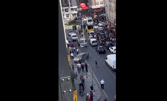 SON DAKİKA: Kağıthane'de kanlı pusu! Sokak ortasında avukatı göğsünden yaraladı!
