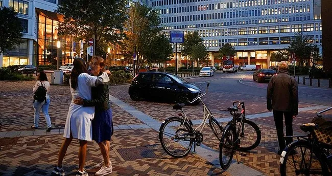 Hollanda’da hastaneye silahlı saldırı: 2 ölü, 1 yaralı Hollanda’da hastaneye silahlı saldırı: 2 ölü, 1 yaralı