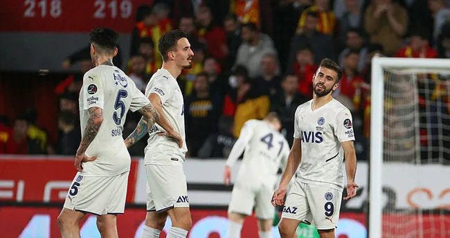 goztepe fenerbahce maci sonrasi taraftardan buyuk tepki son dakika spor haberleri goztepe fenerbahce maci sonrasi taraftardan buyuk tepki son dakika spor haberleri