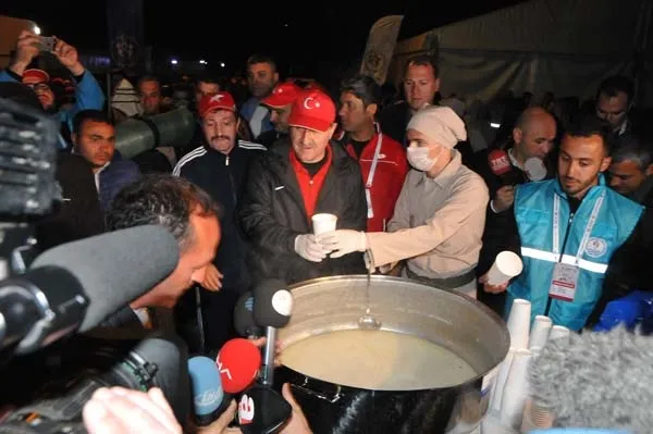 Son dakika: Sabah namazını kılıp yürüyüşe geçtiler
