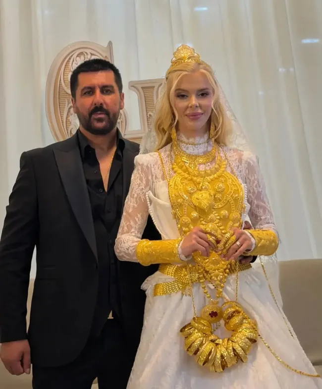 son-dakika-vanli-kara-haydar-mehmet-fatih-tancalan-gozaltinda-cagla-oz-ile-dugununde-takilan-altin-ve-paralar-1788845977250.jpg