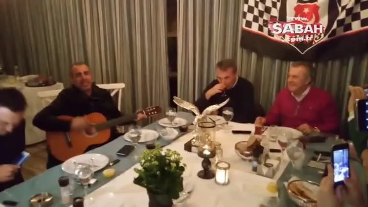 Fikret Orman ve Haluk Levent beraber şarkı söyledi