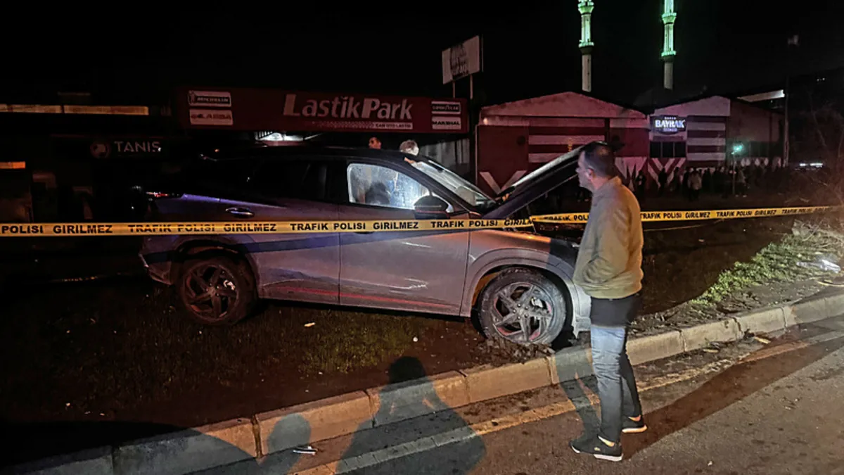 Mersin’de feci kaza: Araç yaya yolundakileri biçti! 3 ölü, 3 yaralı Mersin’de feci kaza: Araç yaya yolundakileri biçti! 3 ölü, 3 yaralı