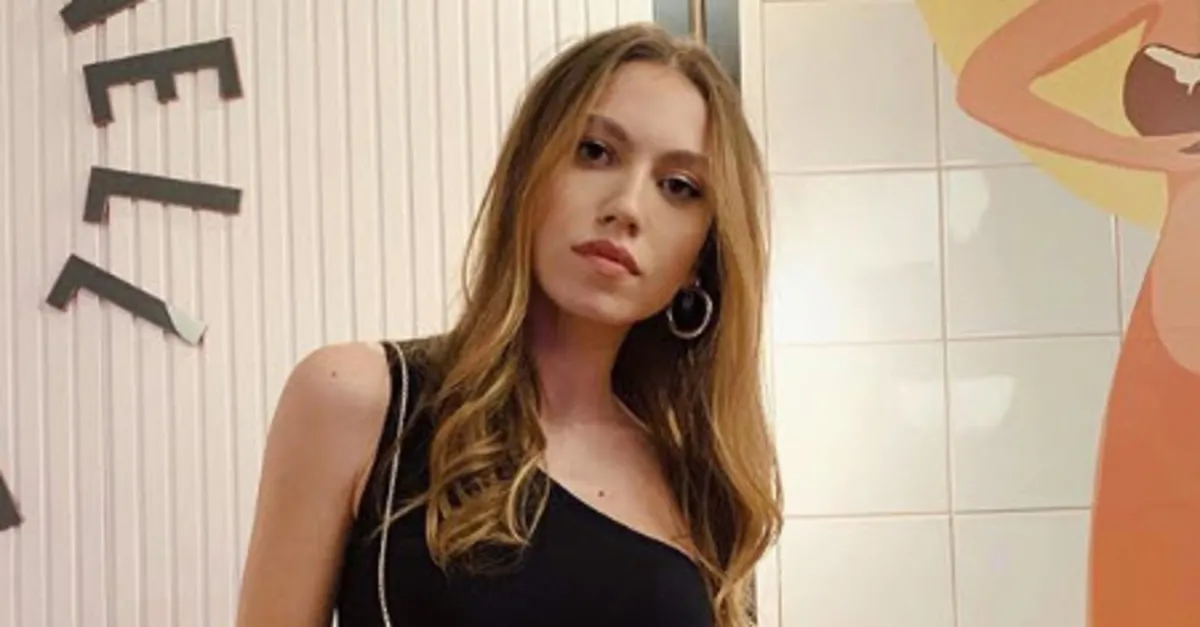 Duygu Özaslan Saç Rengi