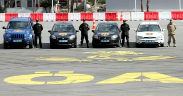 Onlar Formula 1 pilotu değil Türk Jandarması