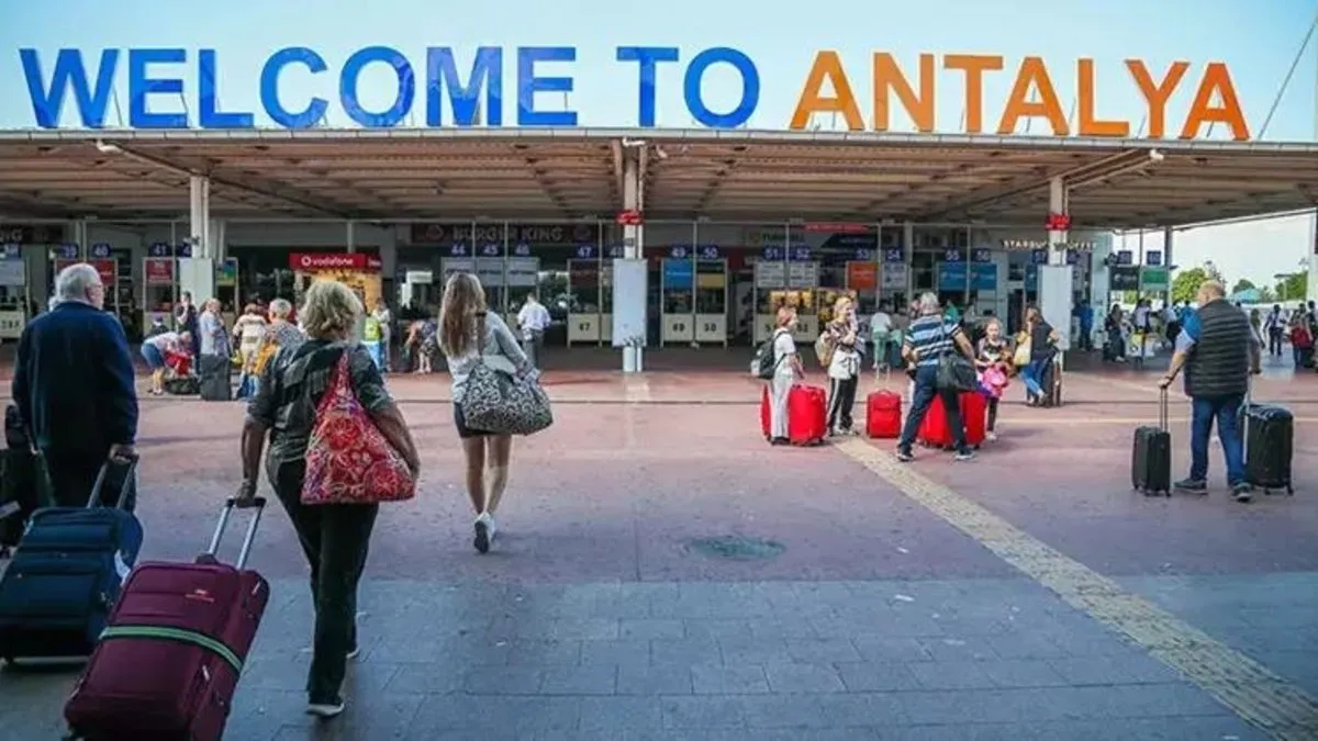 Antalya Havalimanı’nda çifte rekor