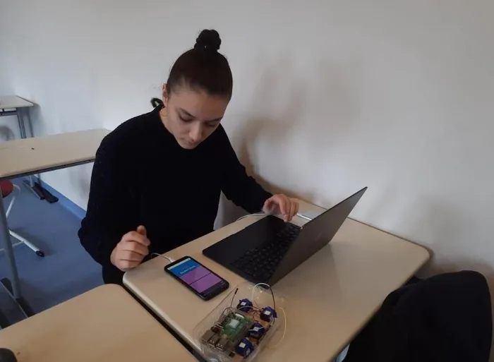 En iyi üniversiteler İrem’in peşinde! Görme engelliler için çalıştı dünyanın gözbebeği oldu