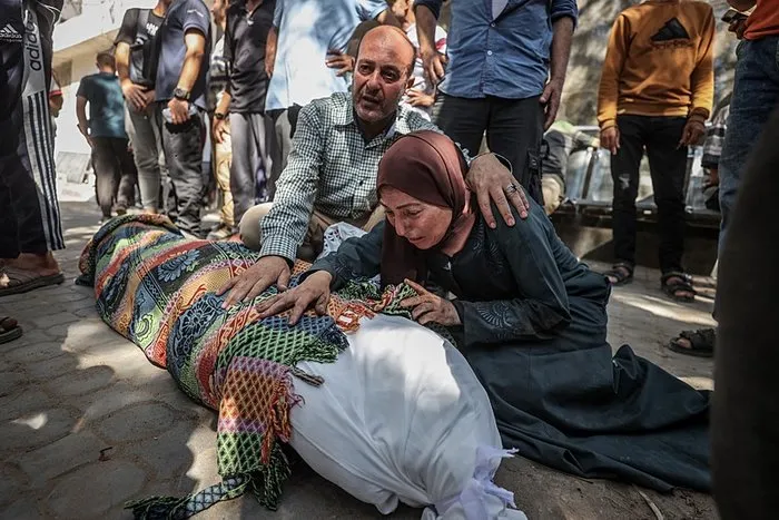 Gazze’de insani felaket sürüyor: Okullar bombalandı çadırlar kül oldu