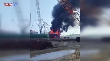 İzmir'de yakıt tankerinde yangın! | Video
