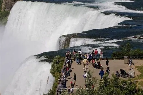 Niagara Şelaleleri’nin ziyaretçileri Türkiye’yi yakaladı