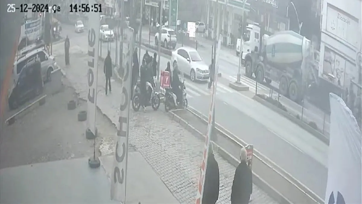 Kocaeli’de kaza: Karşıdan karşıya geçmek isterken araba çarptı! Kocaeli’de kaza: Karşıdan karşıya geçmek isterken araba çarptı!