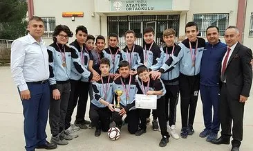 Atatürk ortaokulu futsalda destan yazdı