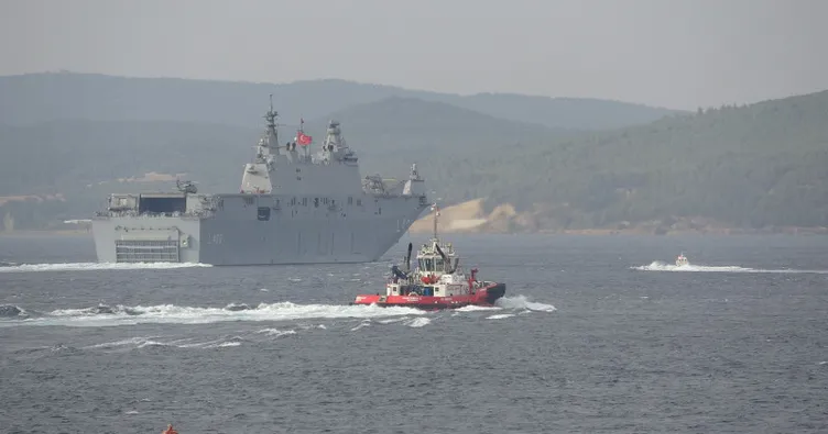 TCG Anadolu Çanakkale Boğazı’ndan geçti