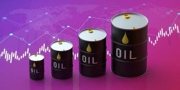 hurmuzden-sonra-talep-baskisi-petrolde-tahminler-dustu-brent-ve-wti-sert-geriledi-1786599912765.jpg