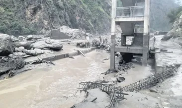 Nepal’i sel vurdu: 18 kayıp