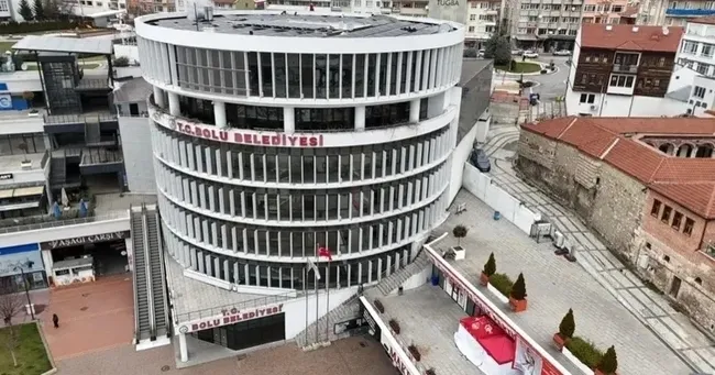 bolu-belediyesinde-arac-kiralama-usulsuzlugune-7-tutuklama-1788556610728.jpeg