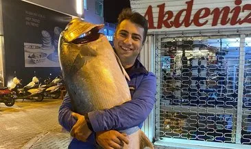 Alanya’da boyu büyüklüğünde balık yakaladı