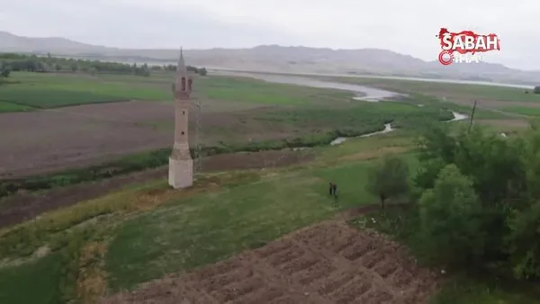 Sular altında kalan köyün 'yalnız minaresi' | Video