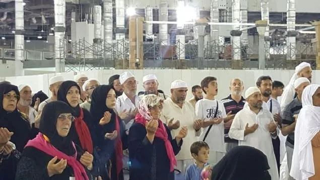 Türk hacılar, alçak darbe girişimine karşı Umre’de toplu dua etti!