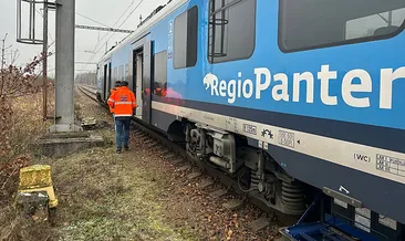 Çekya’da şoke eden kaza: İki yolcu treni çarpıştı