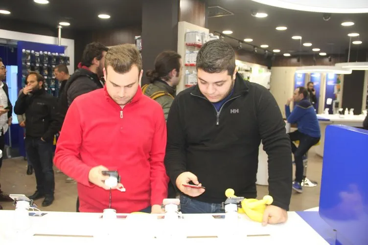 İstanbul ve Ankara’da 7 bin liralık iPhone X için kuyruklar oluştu