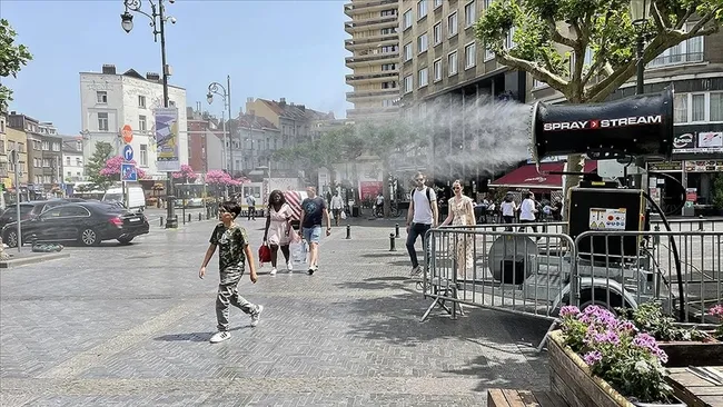 avrupada-asiri-sicak-kabusu-can-kayiplari-artiyor-ulkeler-alarma-gecti-1782329280492.jpg Avrupa'da aşırı sıcak kabusu: Can kayıpları artıyor, ülkeler alarma geçti