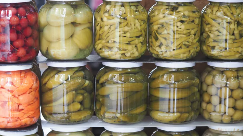 Kütür kütür turşu kurmanın sırrı açıklandı! Meğer usta turşucular kavanoza...