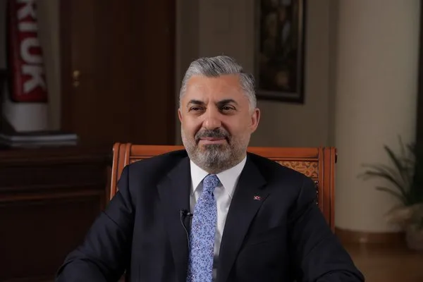 son-dakika-rtuk-baskani-muhalif-gazeteci-ipek-ozbey-ile-fotografi-hakkinda-ilk-kez-konustu-bir-grup-elit-gencl-1744967376149.jpg