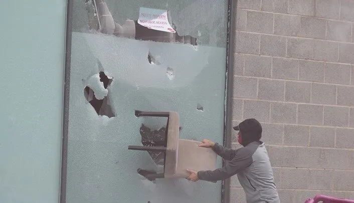 İslam düşmanlığını böyle organize ettiler: İngiltere’de kaosun arkasından Siyonist lobi çıktı!