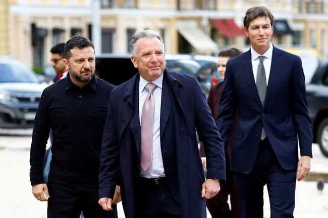 zelenskiyden-ozel-gorusme-witkoff-ve-kushnerle-bir-araya-geldi-1788709352188.jpg Zelenskiy'den özel görüşme: Witkoff ve Kushner'le bir araya geldi