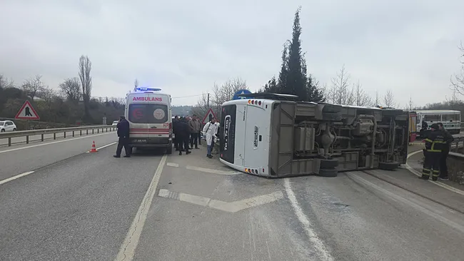 yalovada-iscileri-tasiyan-midibus-devrildi-olu-ve-yaralilar-var-1774425716682.jpeg