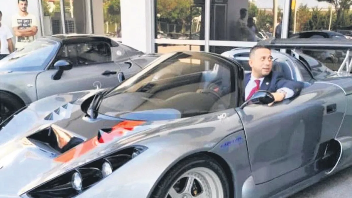 Lüks düşkünü devrimci!