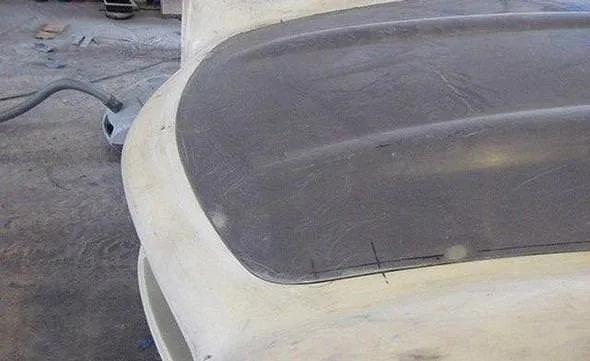 Rus gencin otomobili görenleri kendine hayran bıraktı