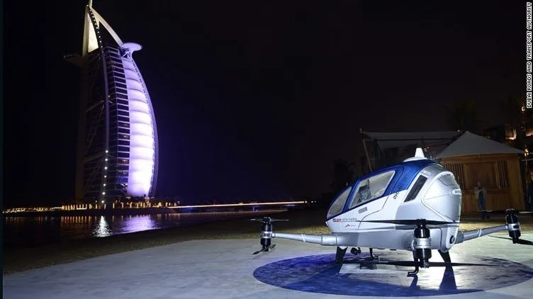 Dubai’de sürücüsüz uçan taksiler hizmete başlıyor!