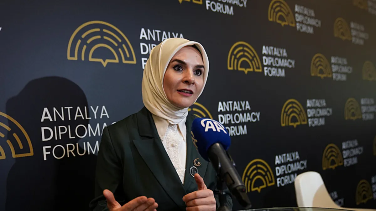 Aile ve Sosyal Hizmetler Bakanı Göktaş açıkladı: Dijital oyunlara düzenleme geliyor! Aile ve Sosyal Hizmetler Bakanı Göktaş açıkladı: Dijital oyunlara düzenleme geliyor!