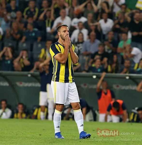 Fenerbahçe, o futbolcuyla yollarını ayırıyor