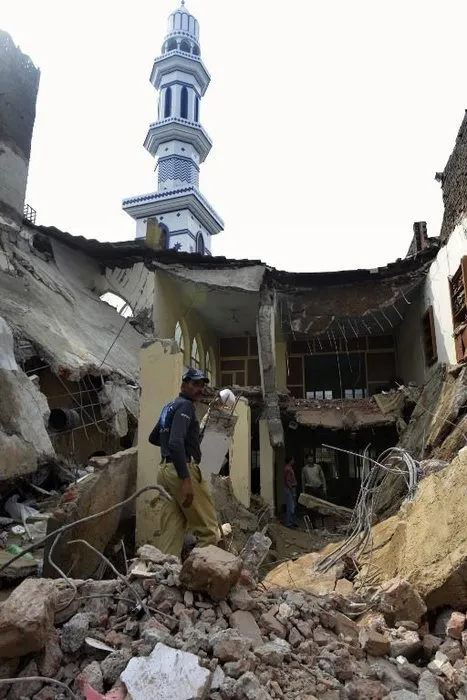 Caminin çatısı çöktü: 24 ölü