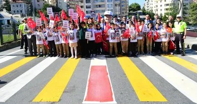 Trabzon’da yaya geçitleri kırmızıya boyandı #trabzon