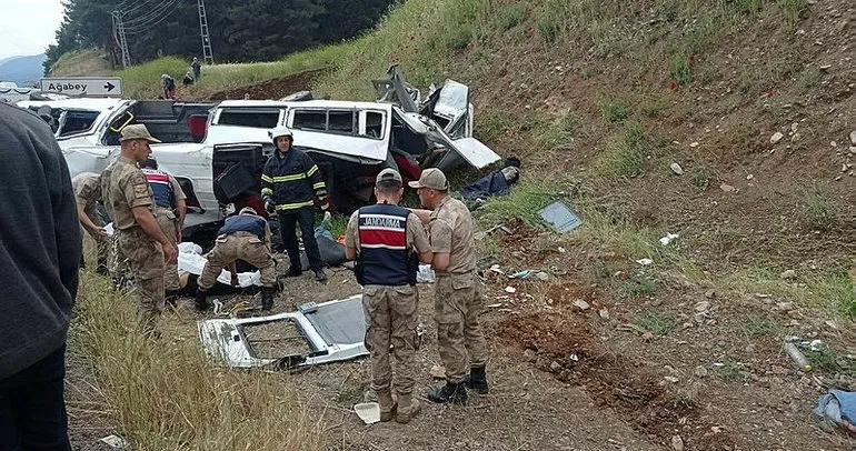 Gaziantep'te katliam gibi kaza! Beton mikseri minibüse çarptı: 8 ölü!